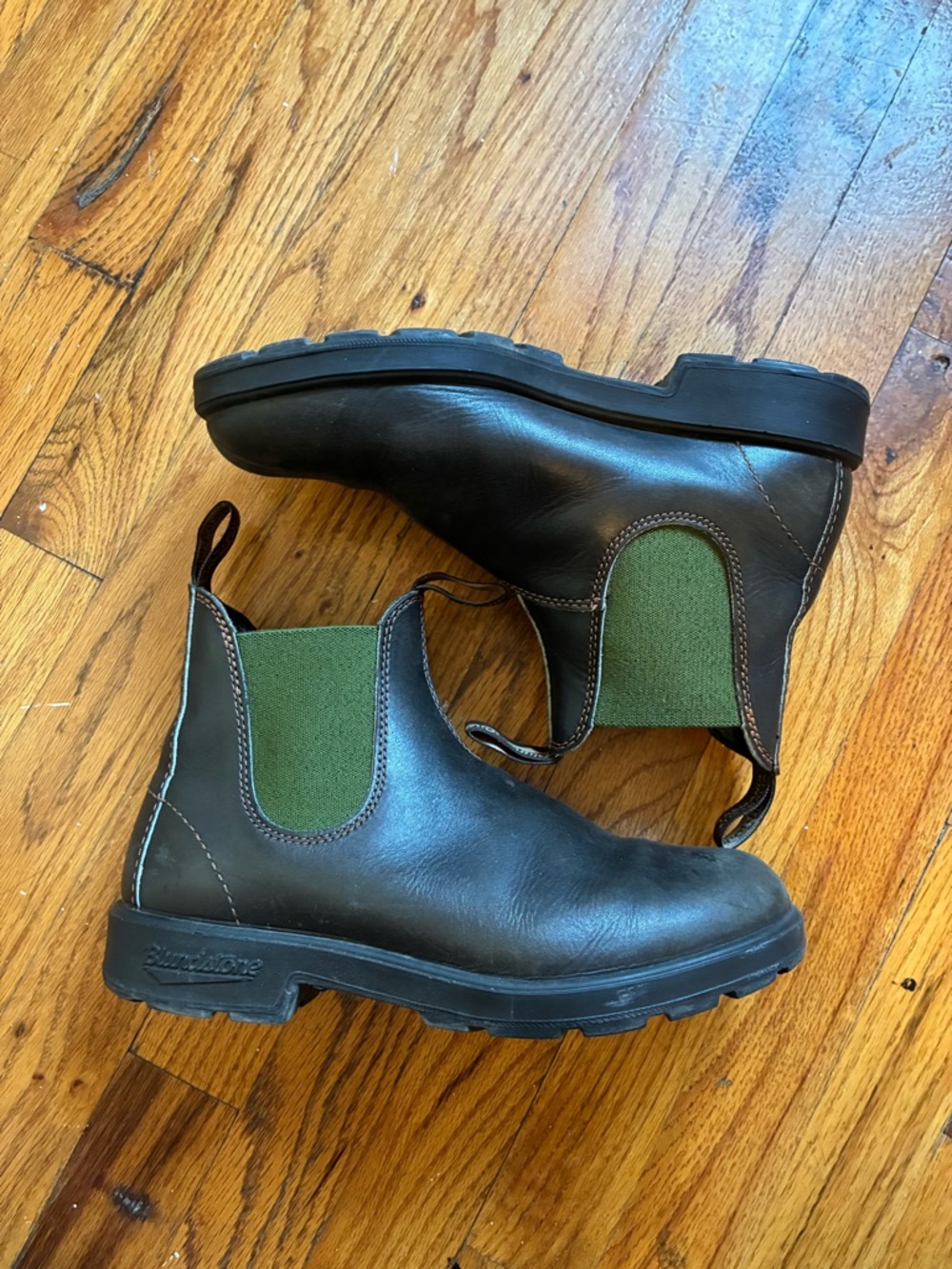 Blundstone Black Leather Chelsea Boots with Olive Green Panels